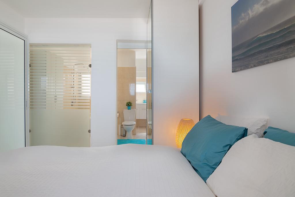 Dream On The Beach Haifa Exterior photo