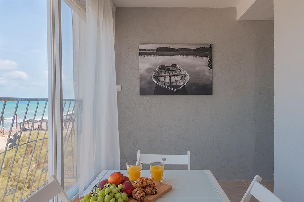 Dream On The Beach Haifa Exterior photo