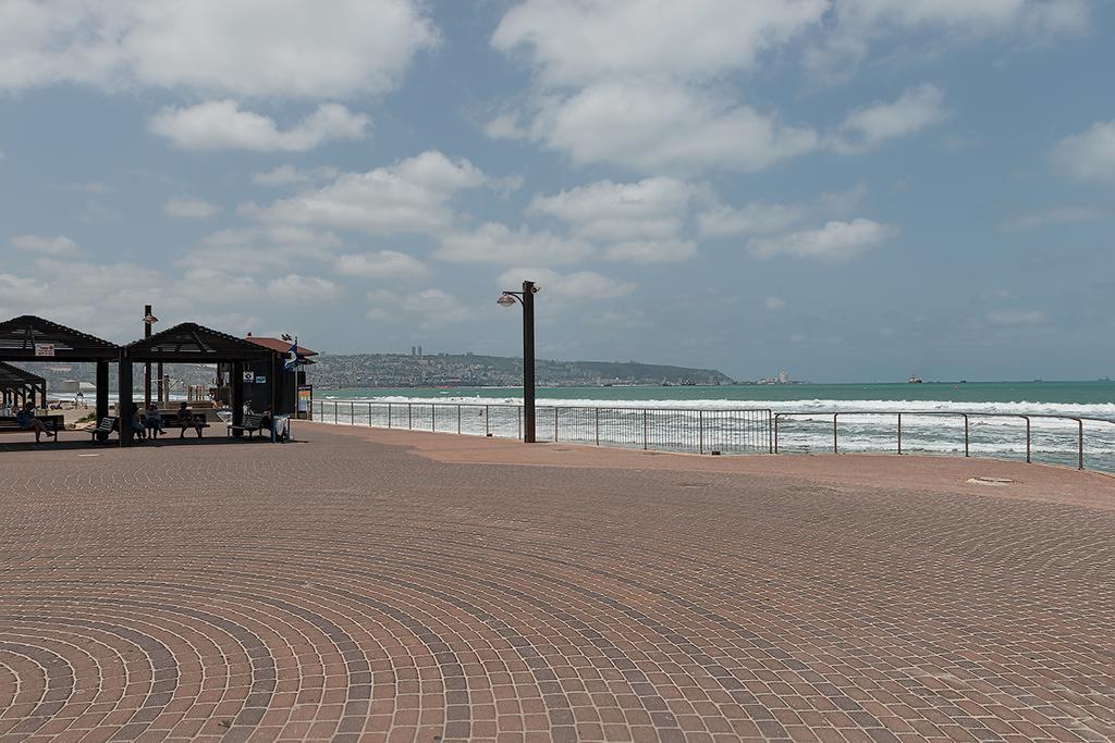 Dream On The Beach Haifa Exterior photo